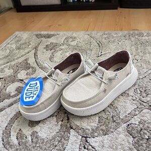 Wendy peak chambray HEY DUDE